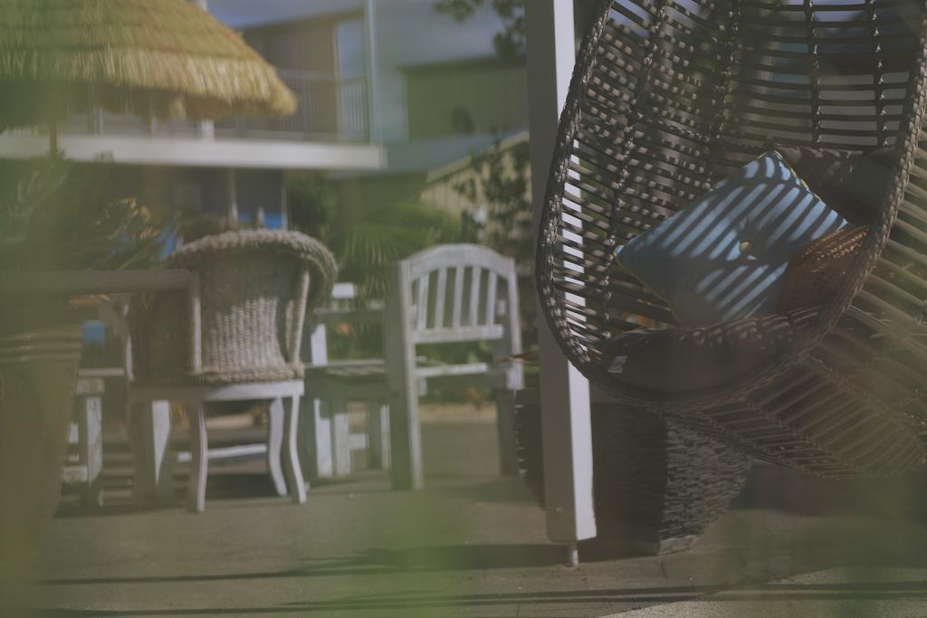 Two Bare Feet Apartment Waihi Bagian luar foto
